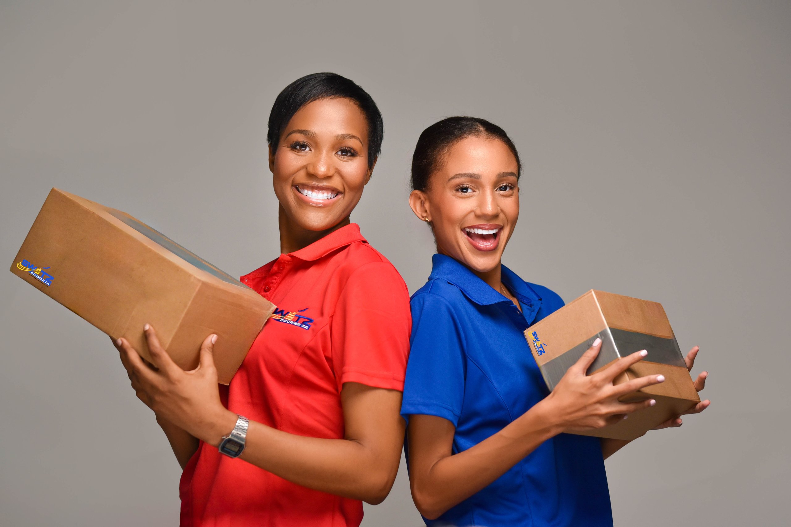 Swiitz shipping team with boxes